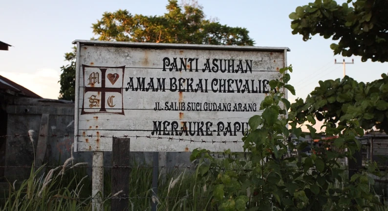 Social Ministries Kunjungan ke panti asuhan A. B. Chevalie - Januari 2012, Merauke - Papua 1 1