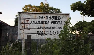 Kunjungan ke panti asuhan A B Chevalie  Januari 2012 Merauke  Papua