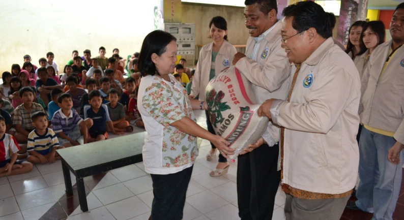 Social Ministries Kunjungan ke panti asuhan Mahanaim (Rumah Syalom) - Januari 2013, Bekasi 6 dsc_0454