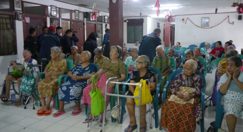 Social Ministries Kunjungan ke Panti Sasana Tresna Werdha Caritas Bekasi Timur - January 2017 6 p1240697