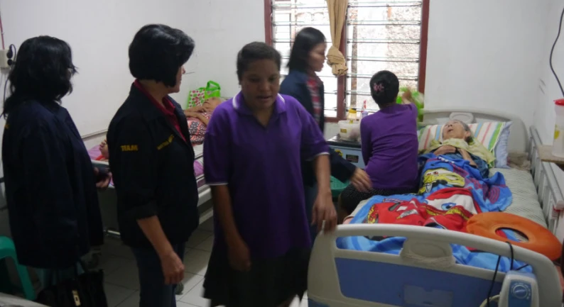 Social Ministries Kunjungan ke Panti Sasana Tresna Werdha Caritas Bekasi Timur - January 2017 9 p1240705